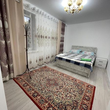 Center Guesthouse Kochkor Екстер'єр фото