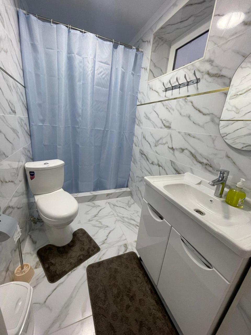 Center Guesthouse Kochkor Екстер'єр фото