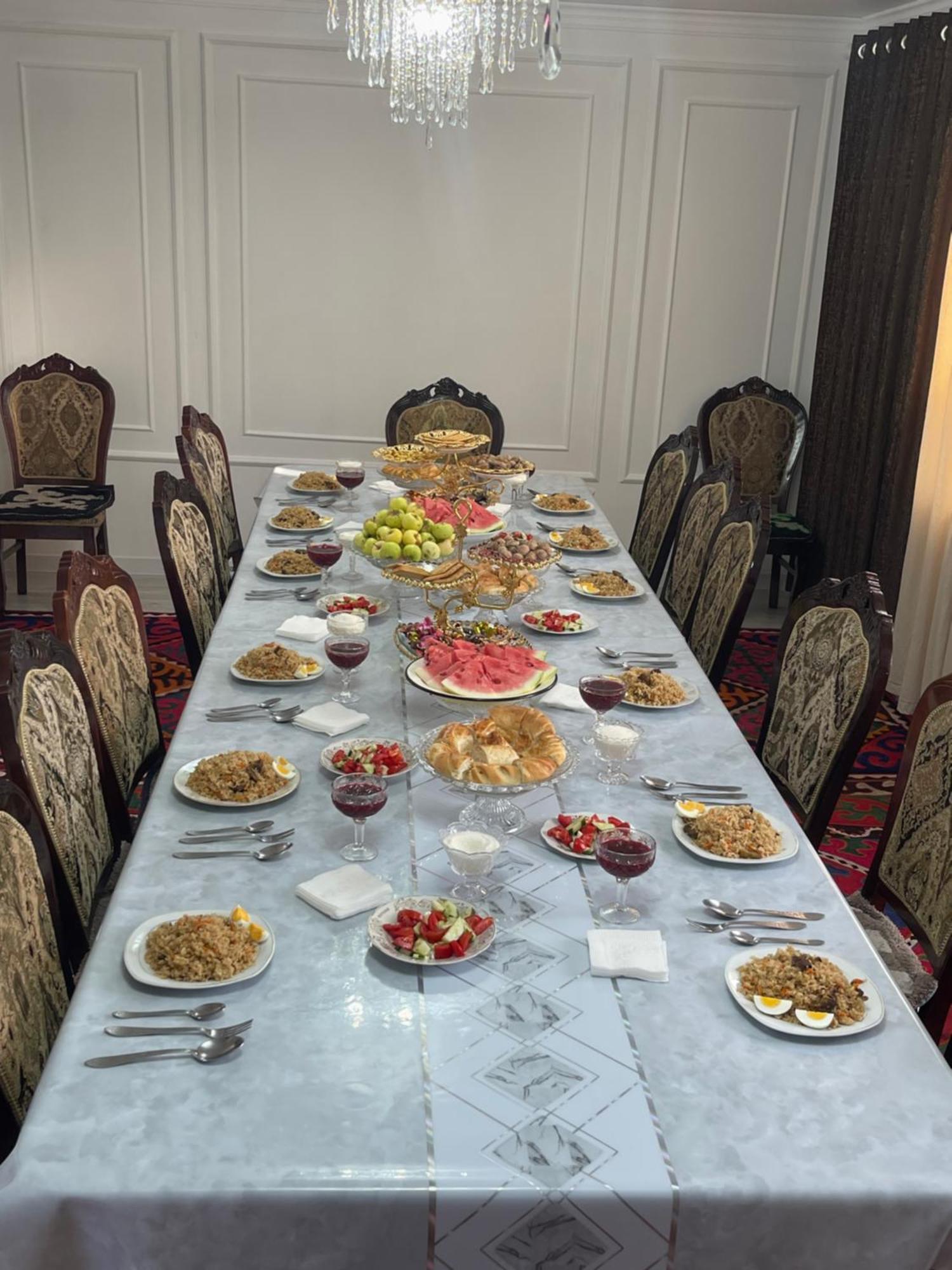 Center Guesthouse Kochkor Екстер'єр фото