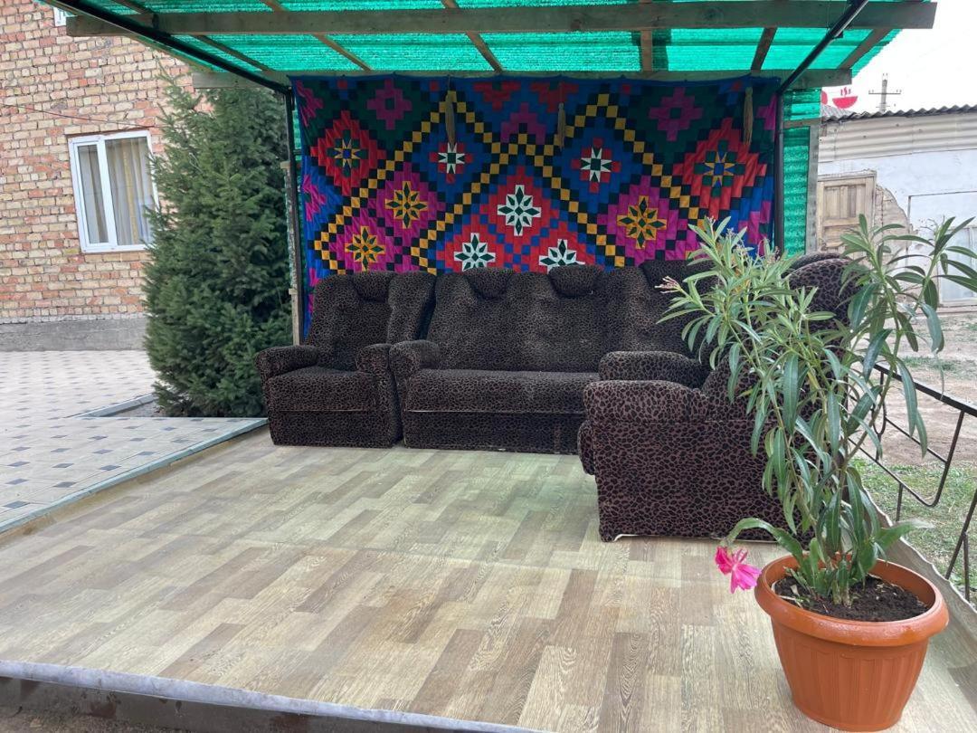 Center Guesthouse Kochkor Екстер'єр фото