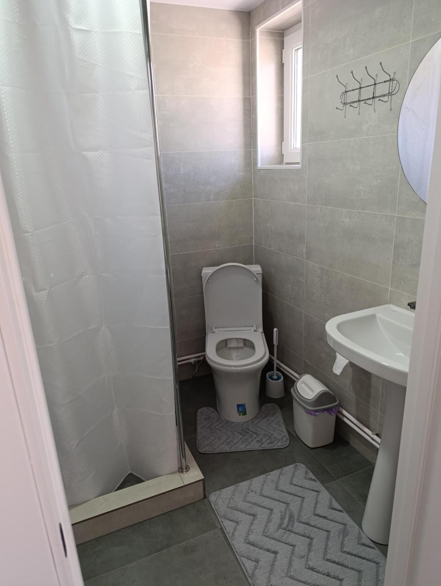 Center Guesthouse Kochkor Екстер'єр фото