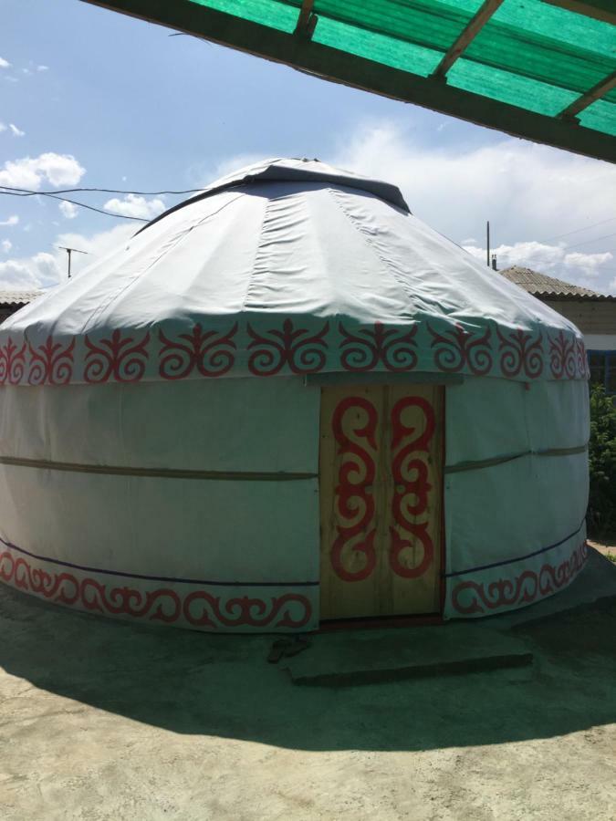 Center Guesthouse Kochkor Екстер'єр фото